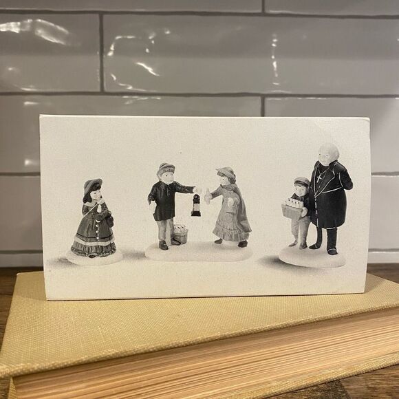 Department 56 A Peaceful Glow on Christmas Eve Figurines Accessory #5830-0 - Picture 2 of 8